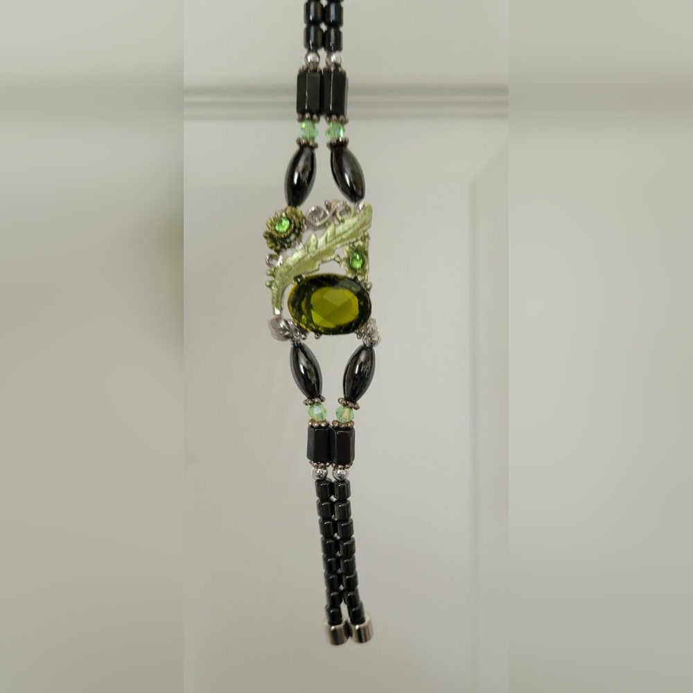 Vintage Green Crystal Magnetic Bracelet - Picture 2 of 4